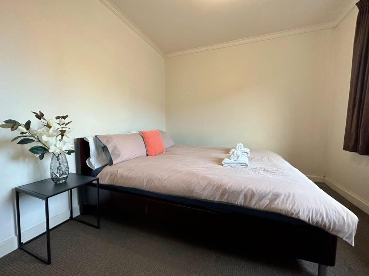 Holiday home Econo Near And Salamanca Market *