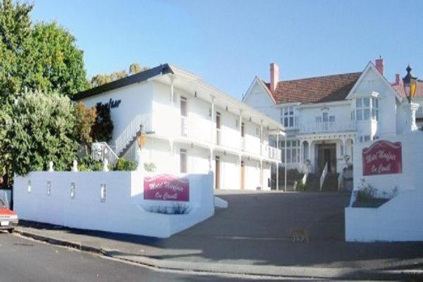 Mayfair On Cavell Motel