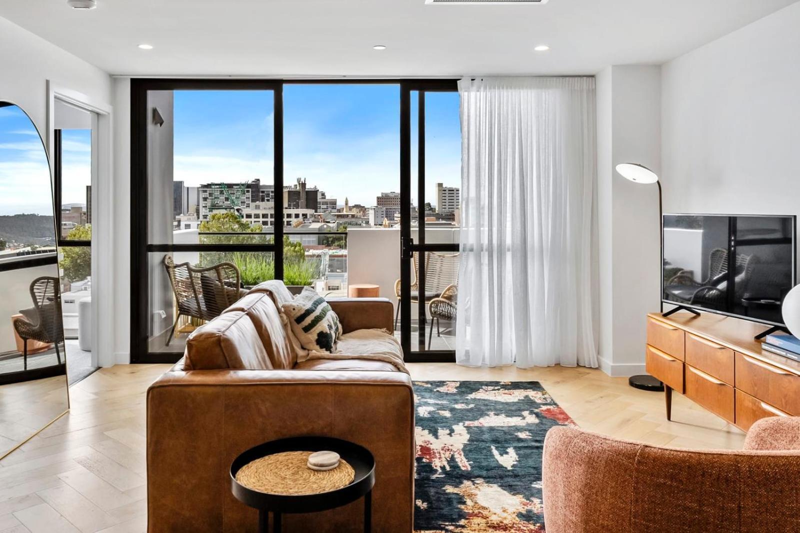 Apartment Cityscape At The Elliott In The Heart Of