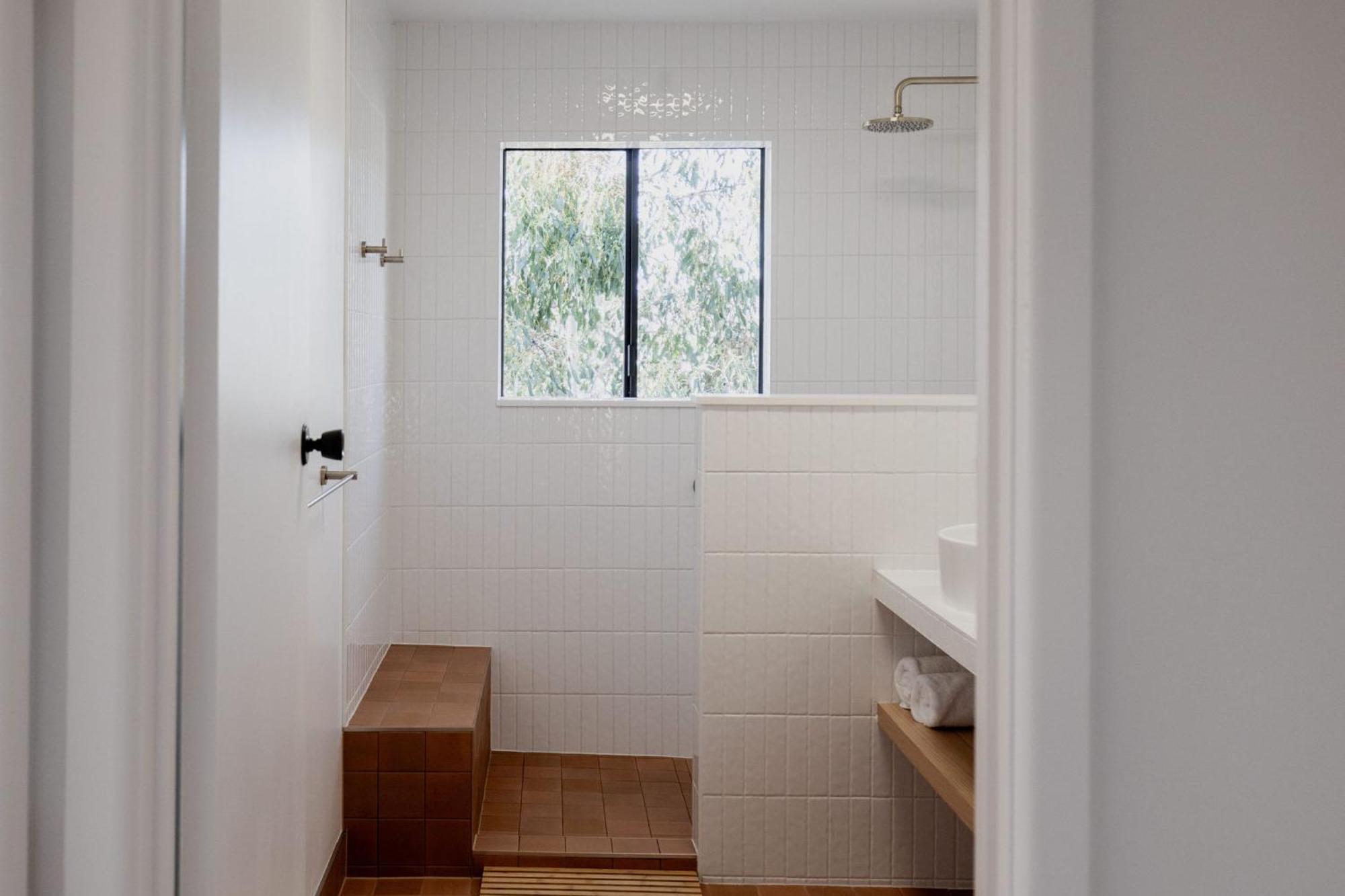 Trendy In The Heart Of West Apartment