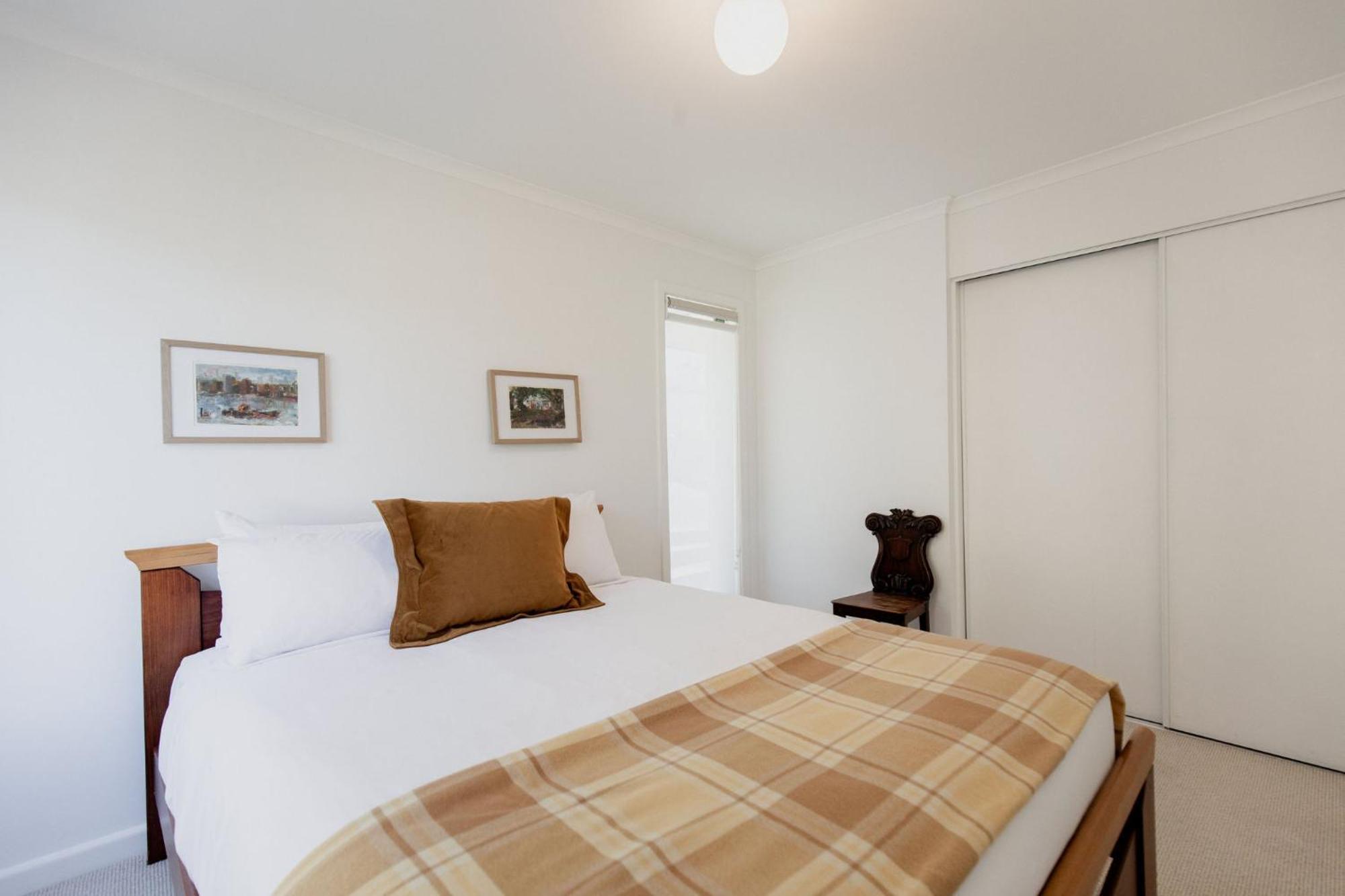Trendy In The Heart Of West Apartment