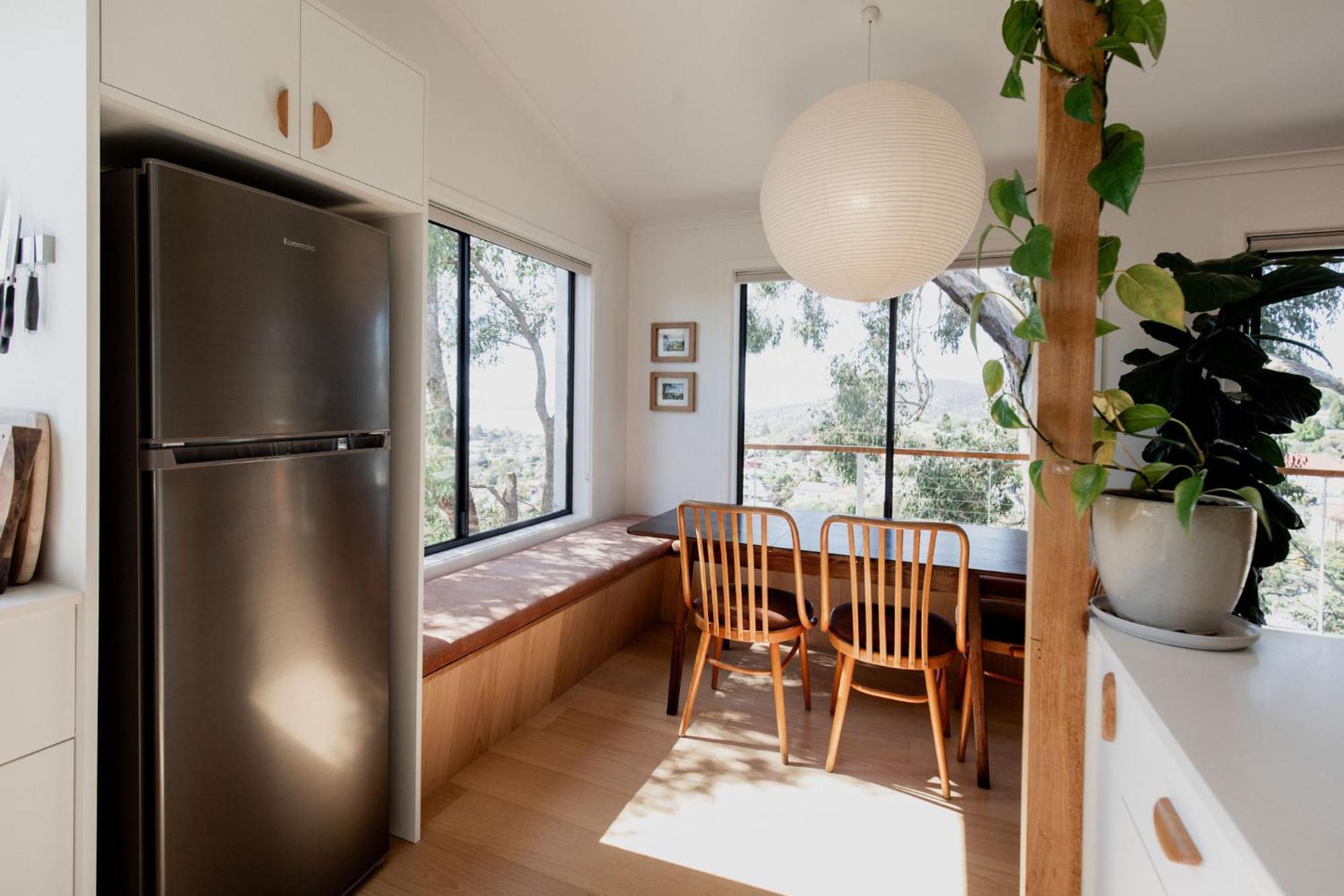 Trendy In The Heart Of West Apartment *