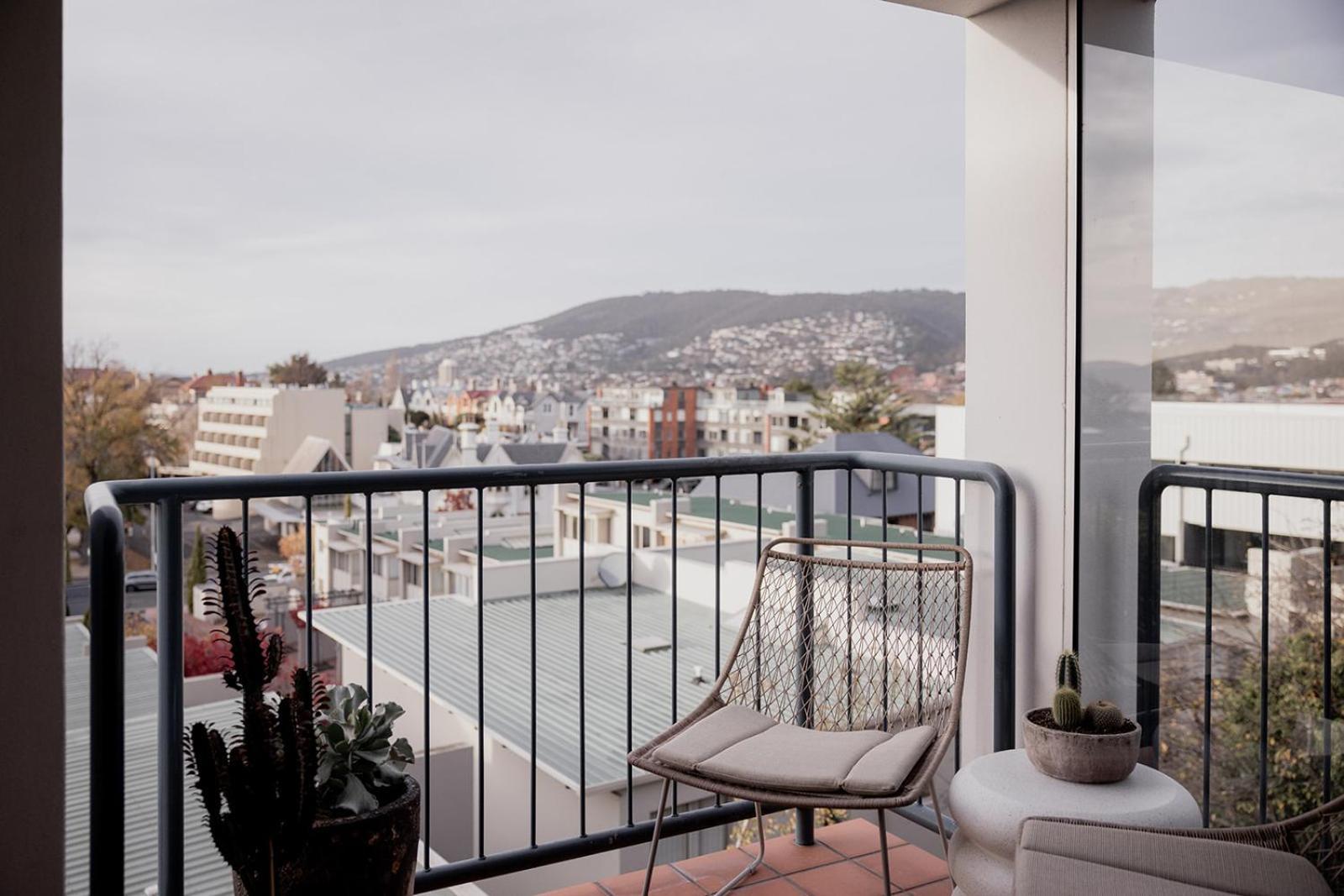 Battery Point Retreat With River Views * Hobart