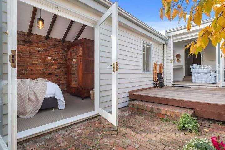 Holiday home Irresistible Renovated 1840 Inner-city *