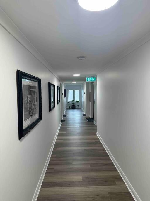Apartment Fringe Modern With Car Parking