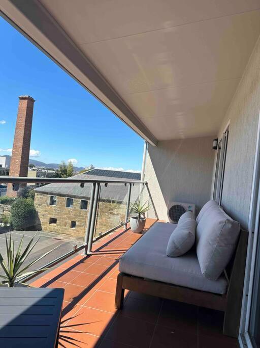 Fringe Modern With Car Parking Hobart