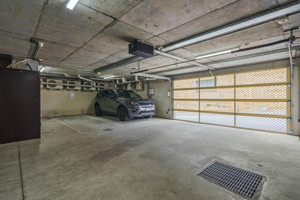 Fringe Modern With Car Parking