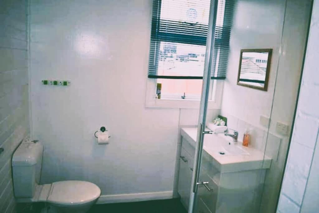 Comfy With Carpark 2 Minutes To Cbd * Hobart