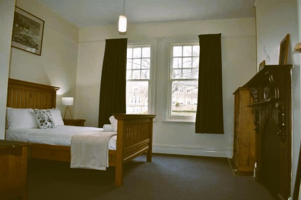 Comfy With Carpark 2 Minutes To Cbd Holiday home