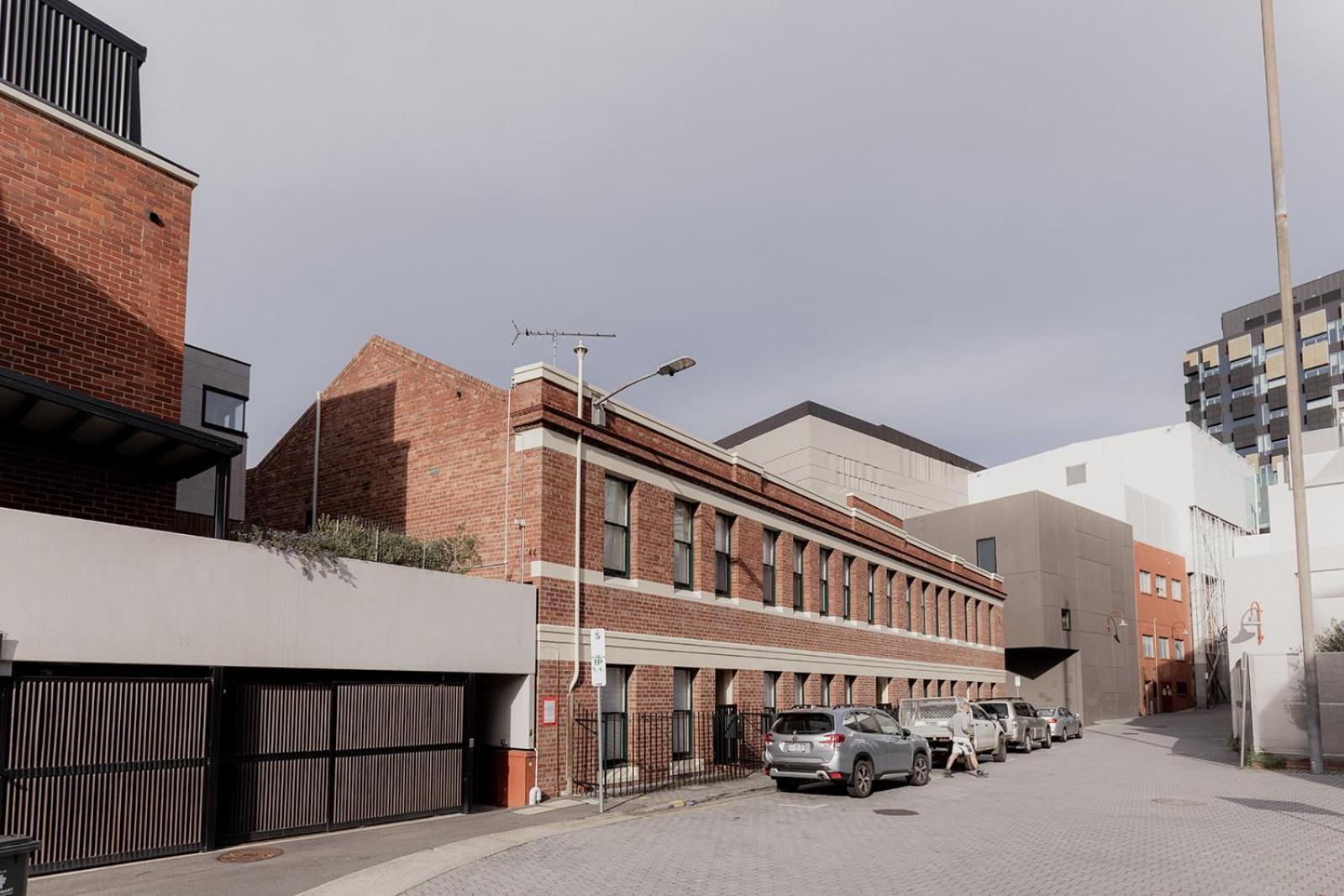 Spacious Modern Terrace In The Heart Of Cbd * Hobart