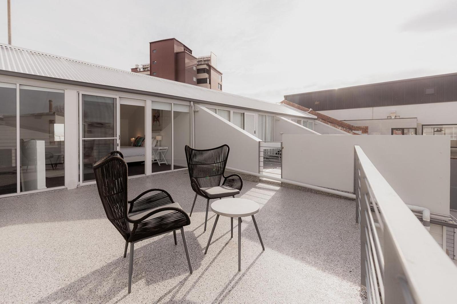 Spacious Modern Terrace In The Heart Of Cbd Apartment Hobart