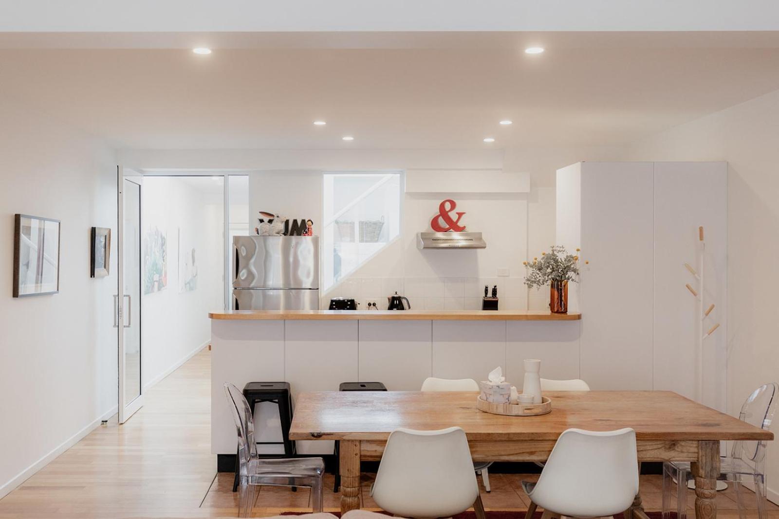 Spacious Modern Terrace In The Heart Of Cbd Hobart