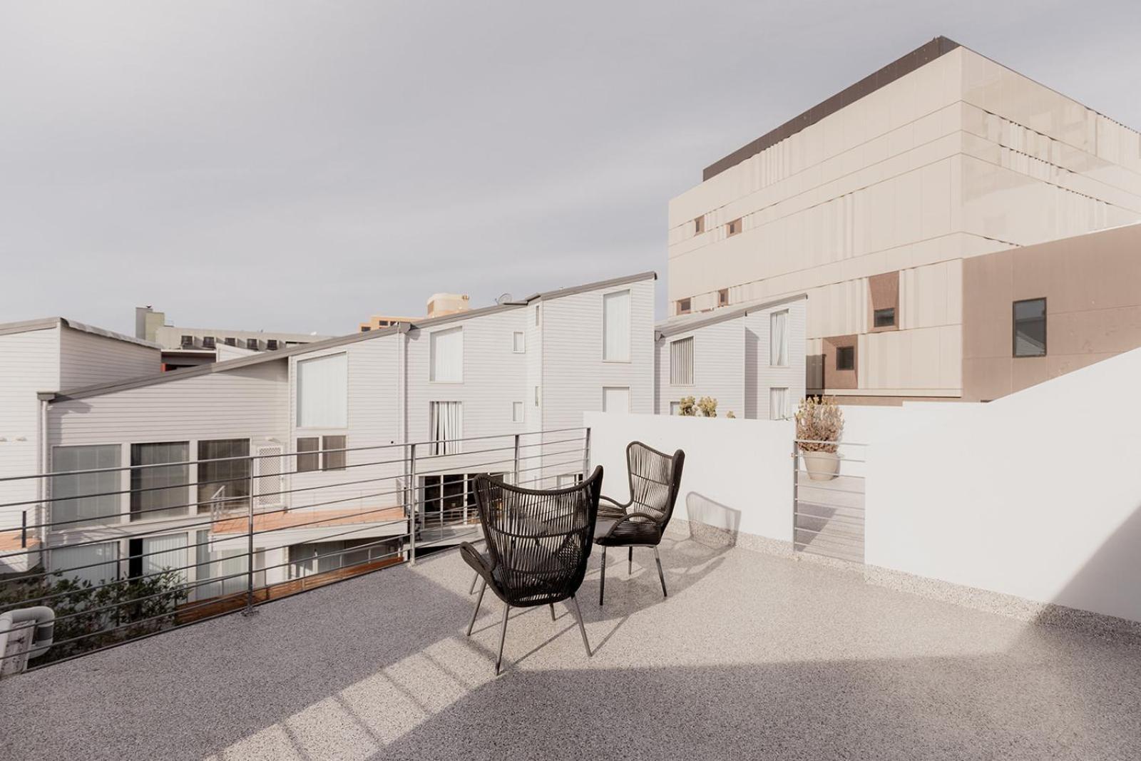 Spacious Modern Terrace In The Heart Of Cbd Apartment