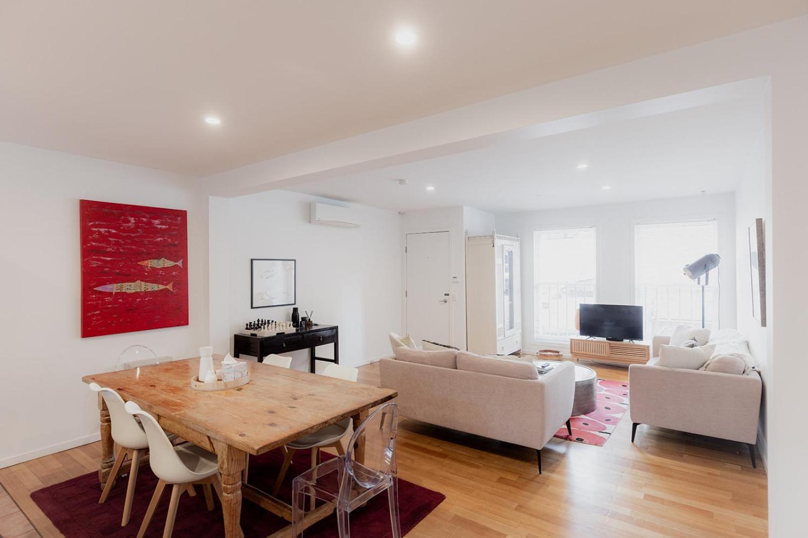 Spacious Modern Terrace In The Heart Of Cbd Apartment