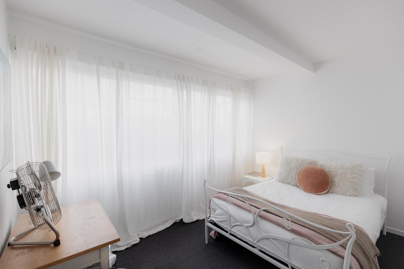 Spacious Modern Terrace In The Heart Of Cbd Hobart