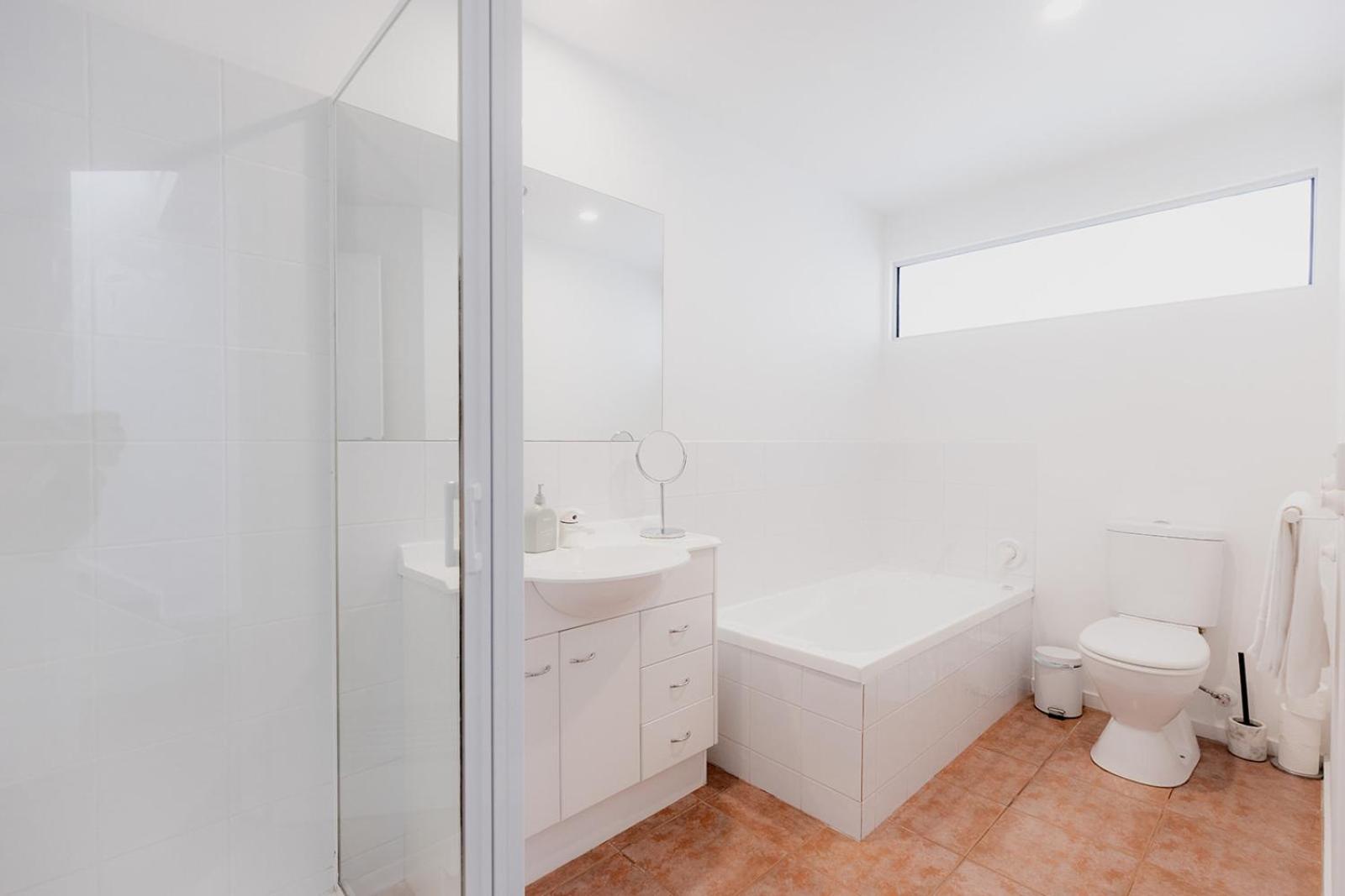 Spacious Modern Terrace In The Heart Of Cbd Apartment *
