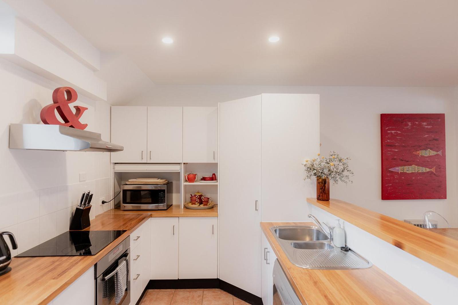 Apartment Spacious Modern Terrace In The Heart Of Cbd Hobart