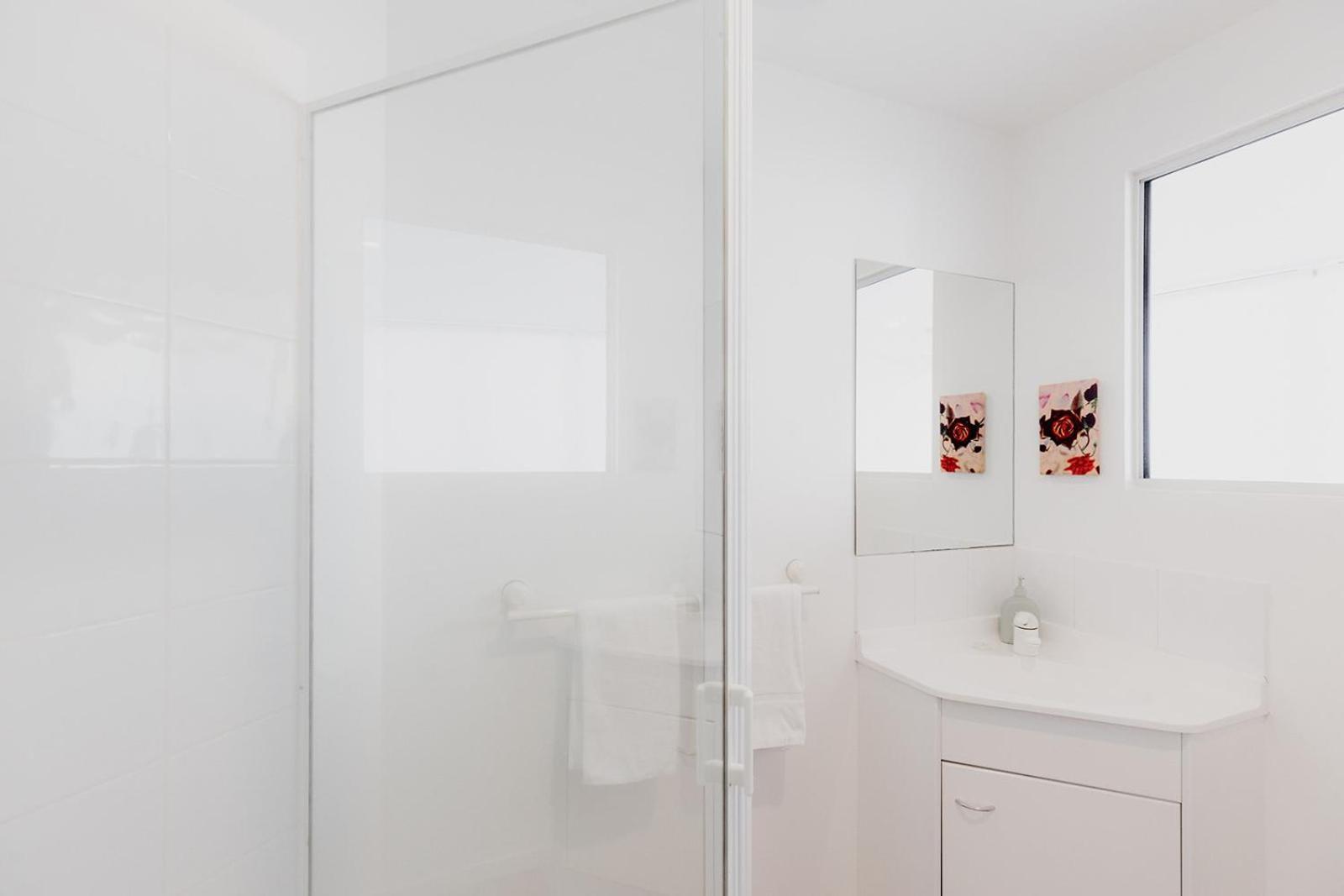 Spacious Modern Terrace In The Heart Of Cbd Hobart
