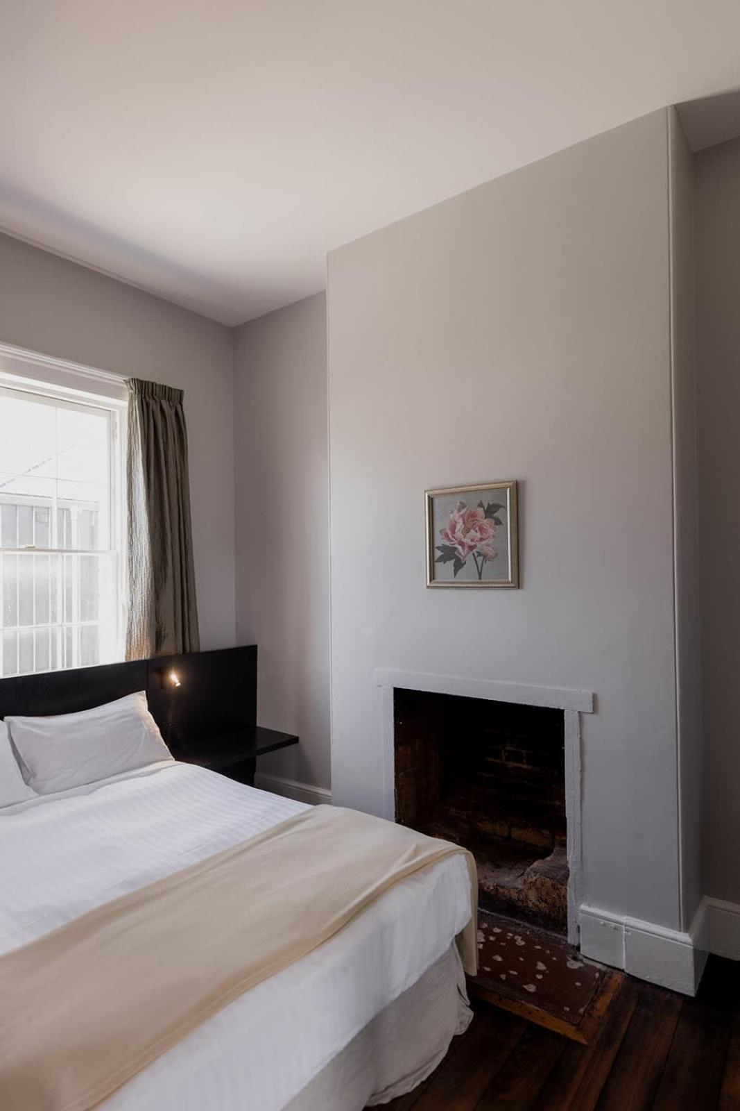 Apartment Parlour 258