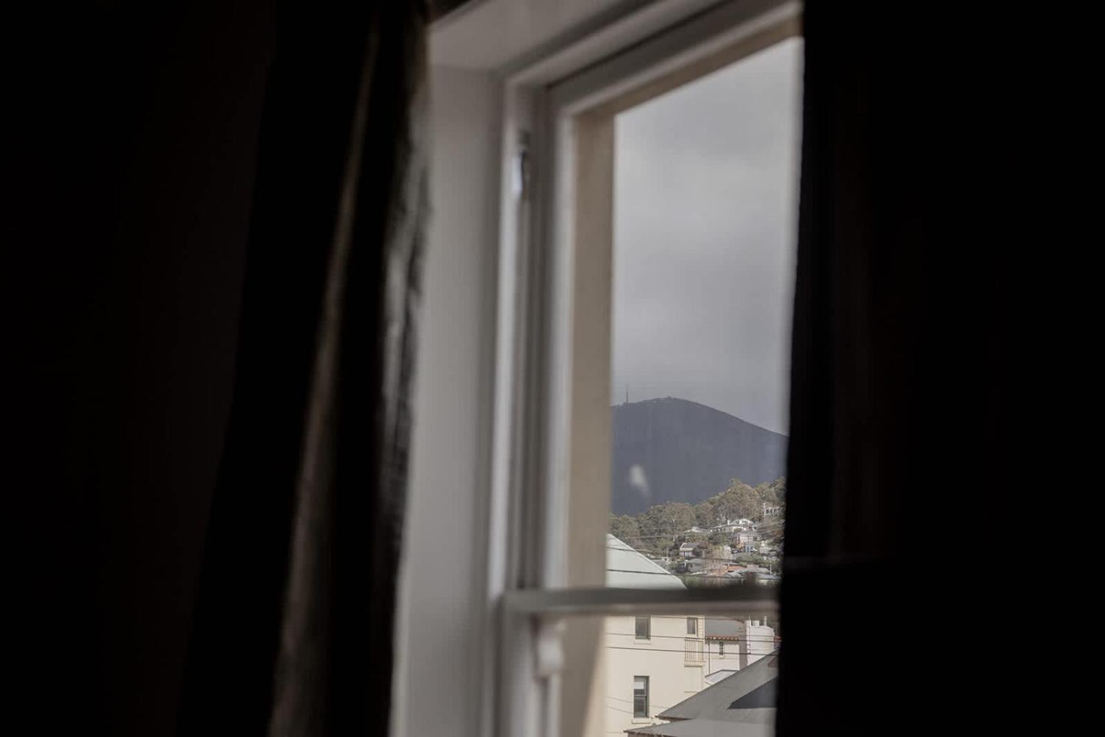 Apartment Parlour 258 *