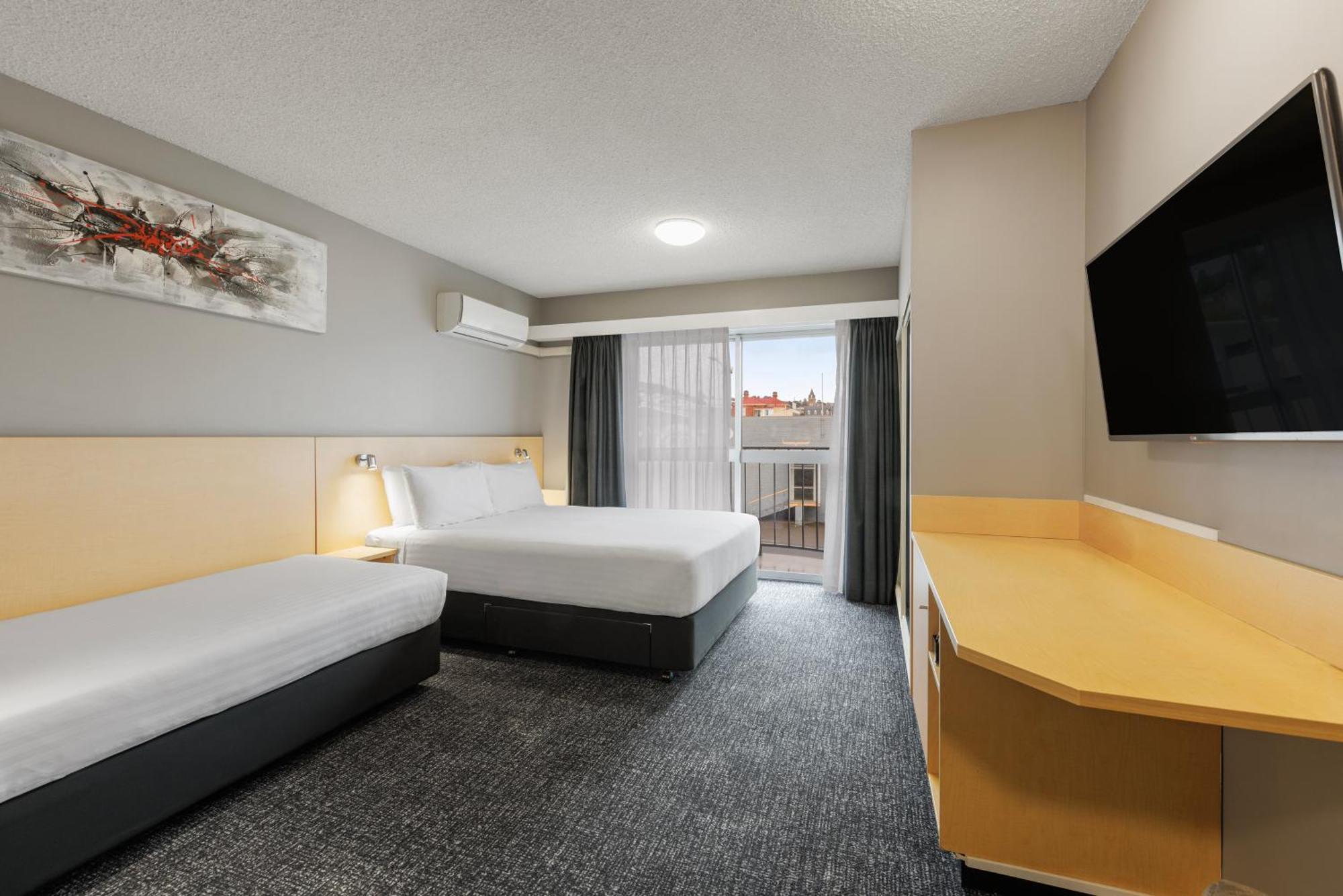Western Hotel 4*