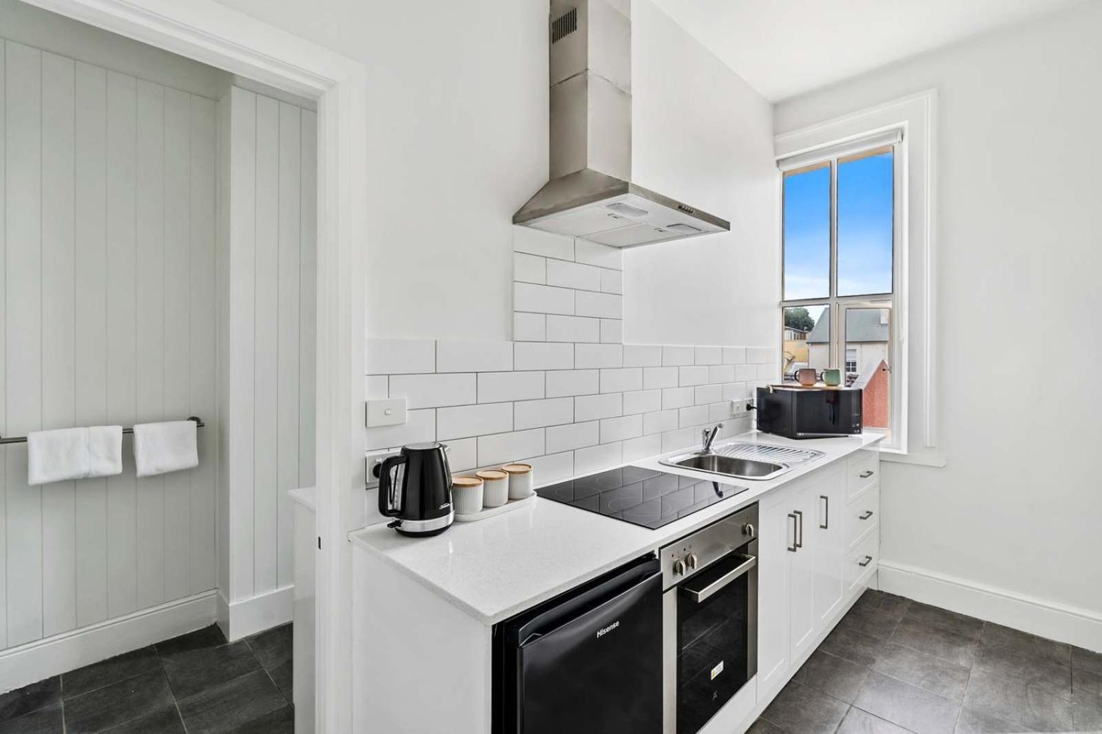 Portsea Place - Designer King And Parking