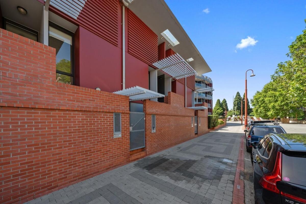 Luxury Free Parking Hobart