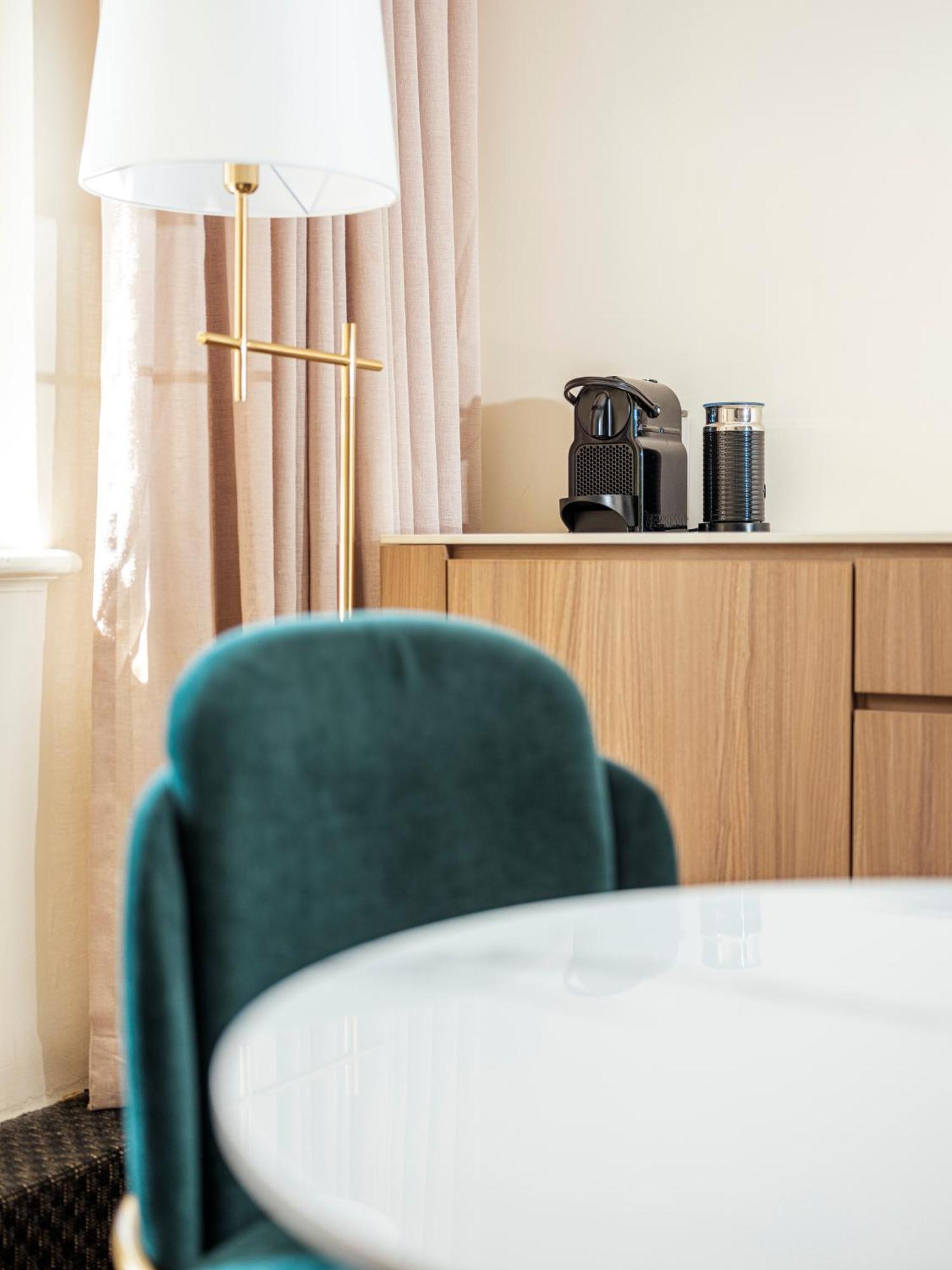 Lenna Of Hotel