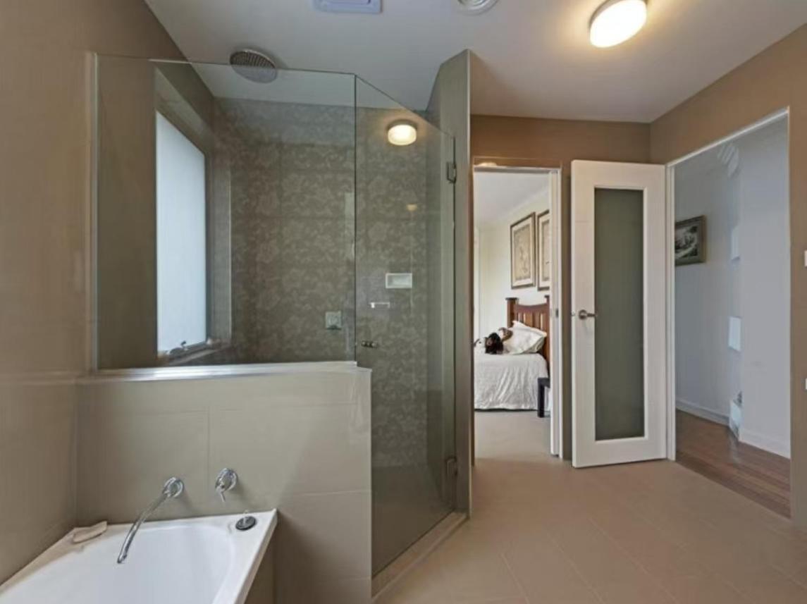 Lipscombe Escape Panoramic Views Luxury And Space Villa Hobart