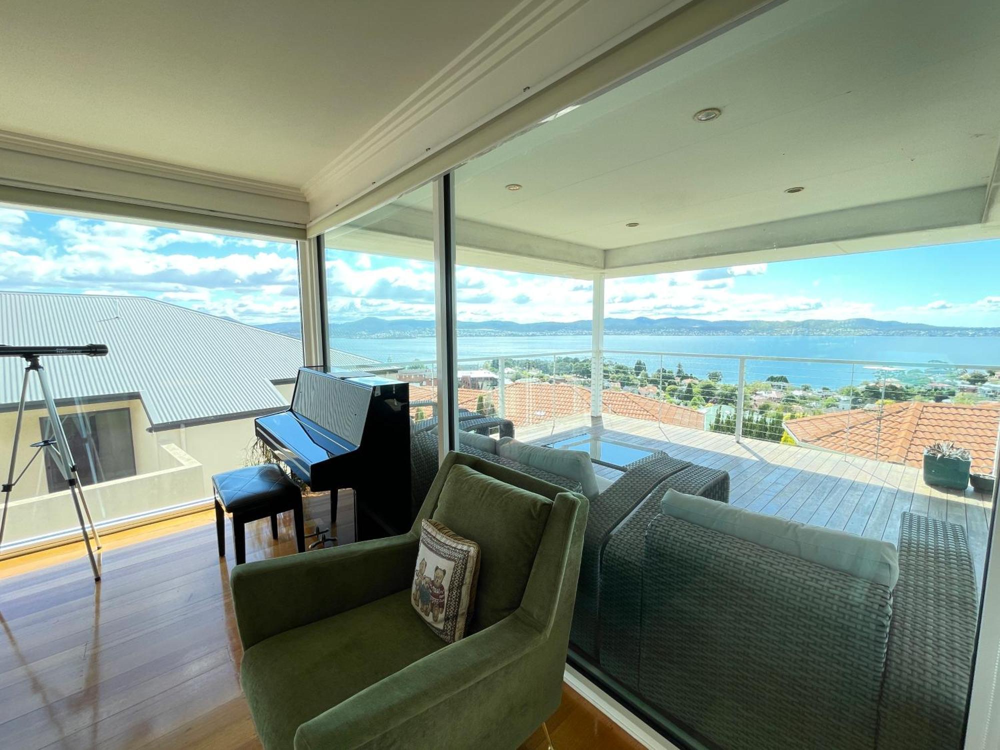 Lipscombe Escape Panoramic Views Luxury And Space Villa *