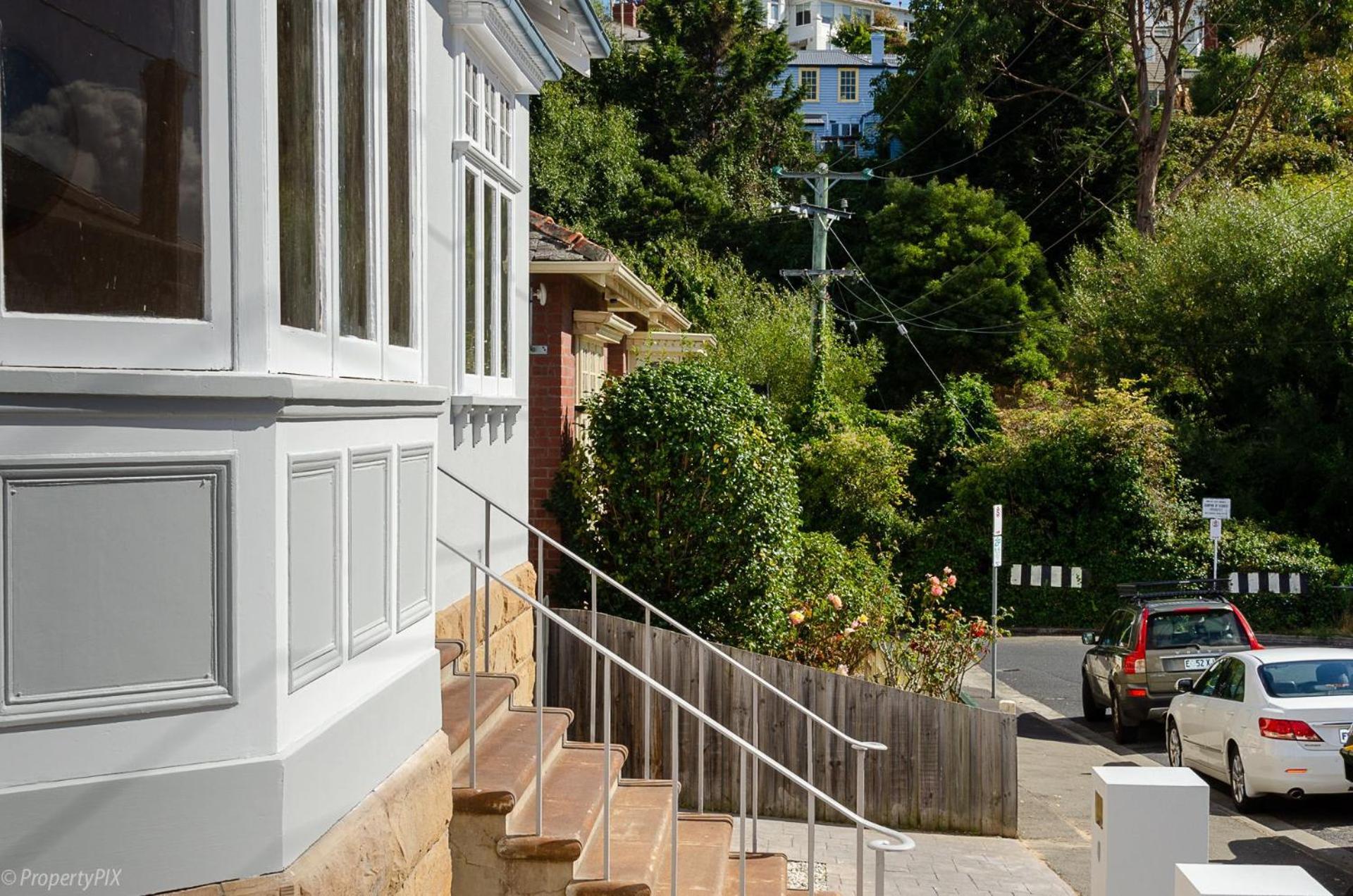 Holiday home Warneford House Stylish Inner Living Hobart