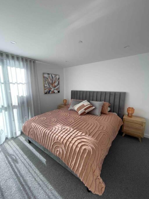 Pad With Off Street Parking Apartment