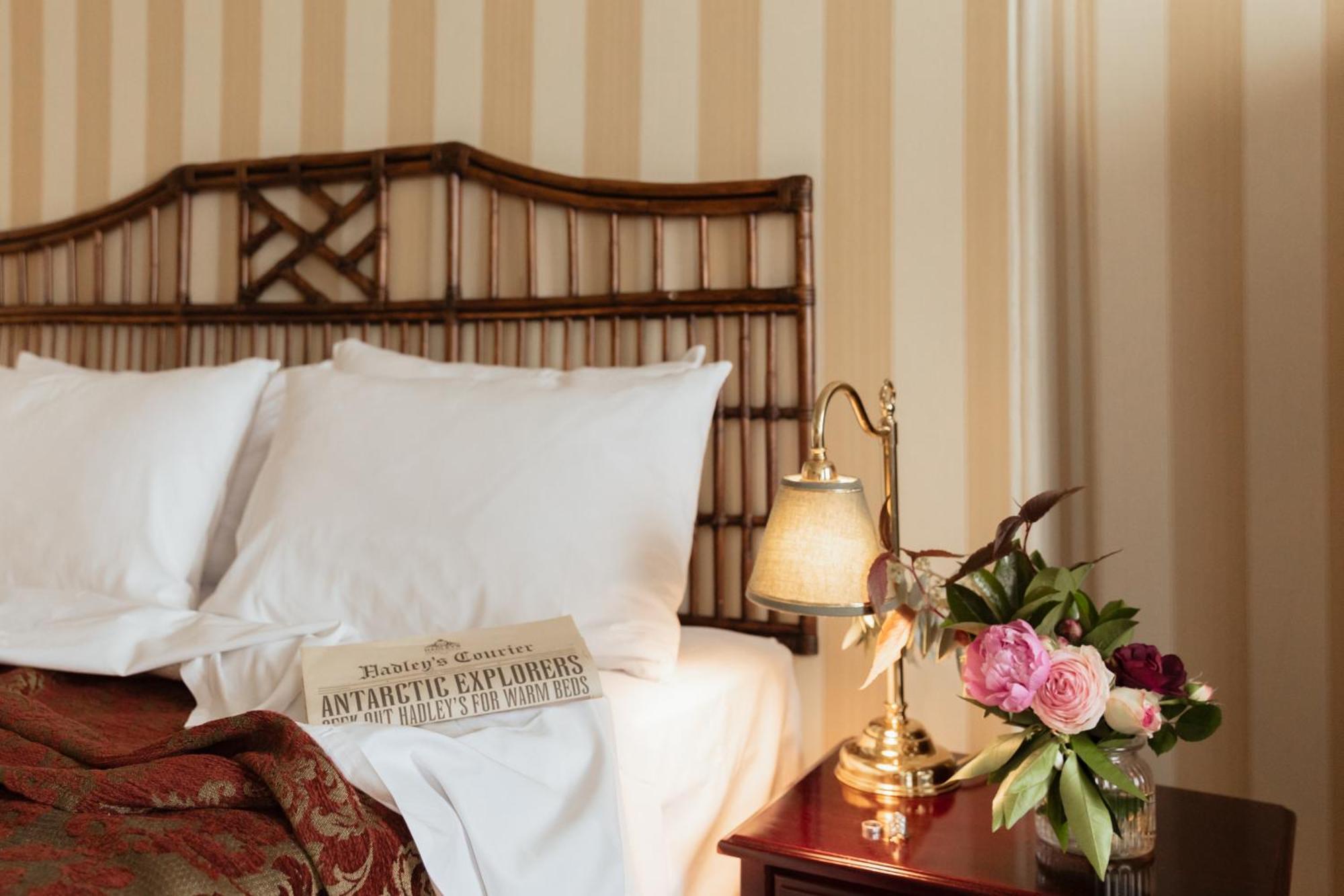 Hadley's Orient 4*
