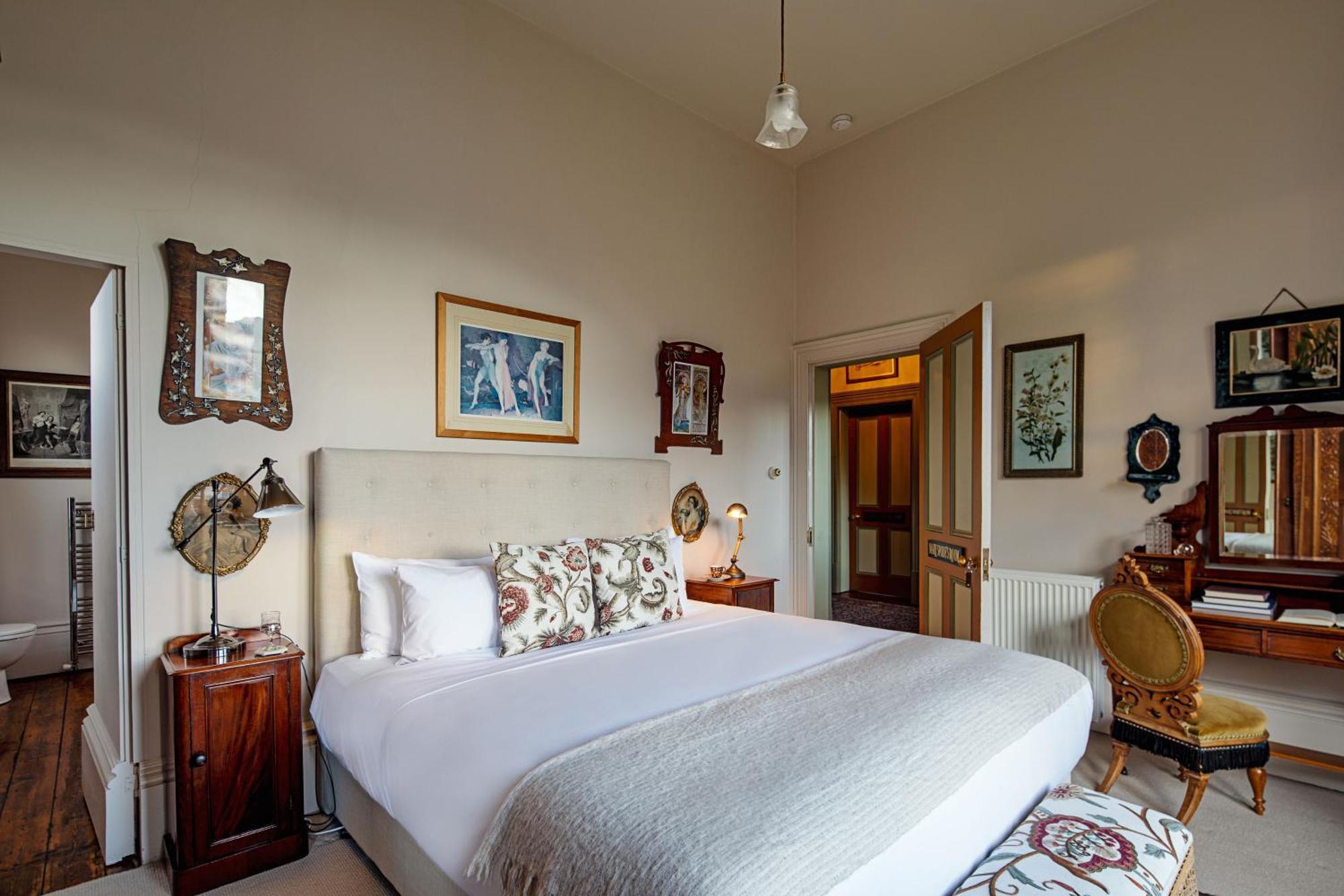The Corinda Collection * Hobart
