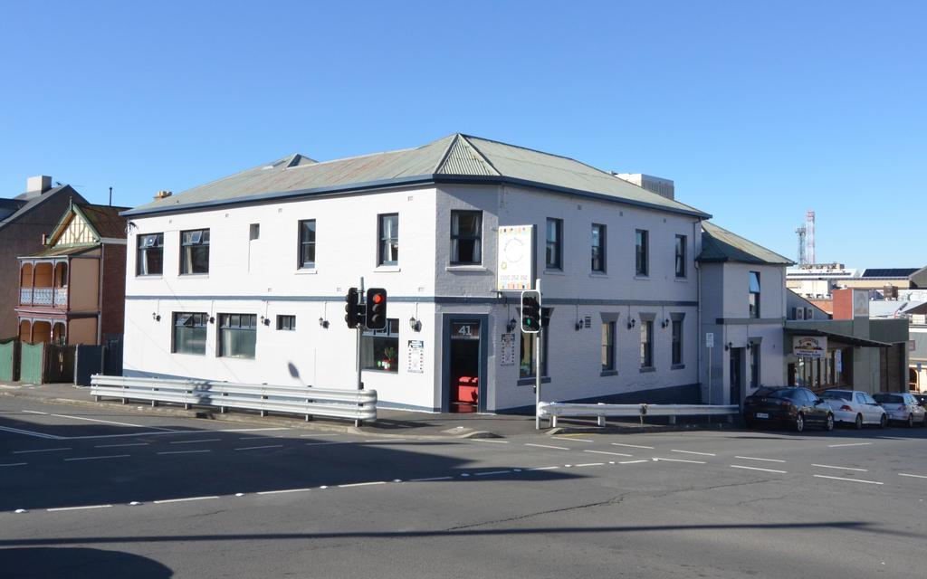 Hobart's & Hostel