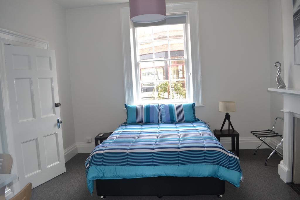 Portsea Place Apartment