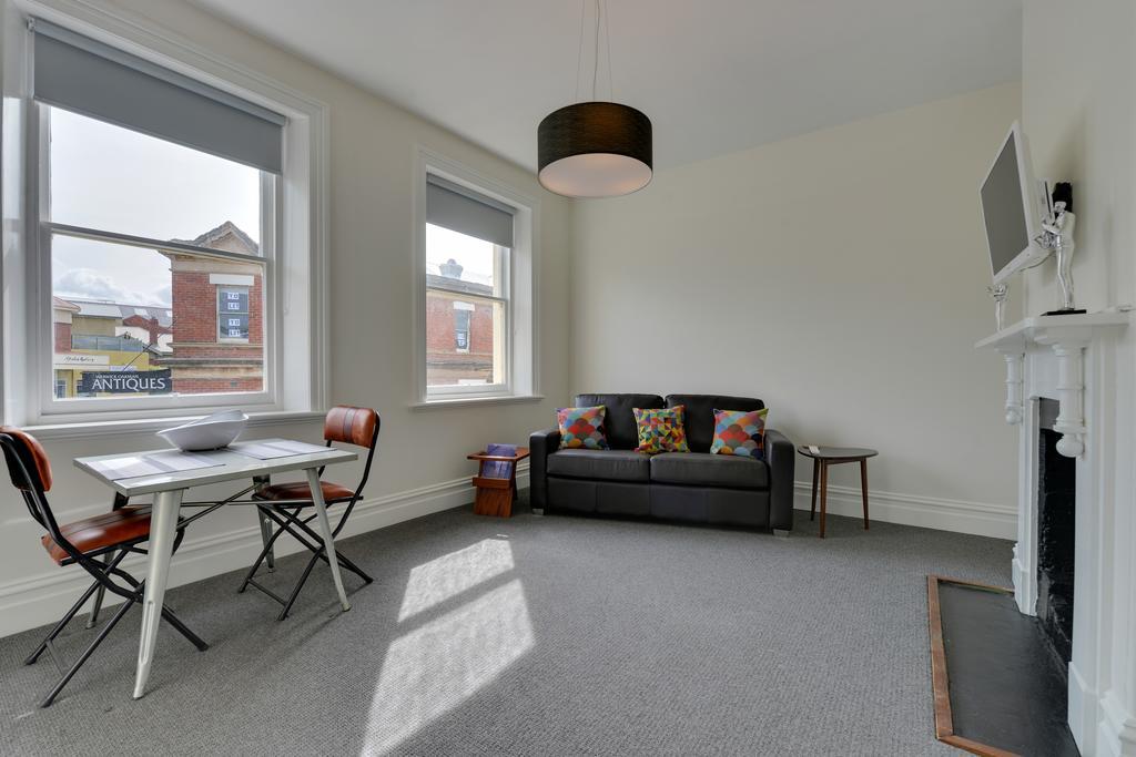 Portsea Place Apartment
