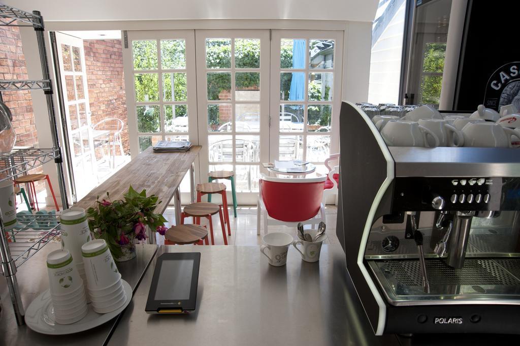 Lowena Cafe And Hobart
