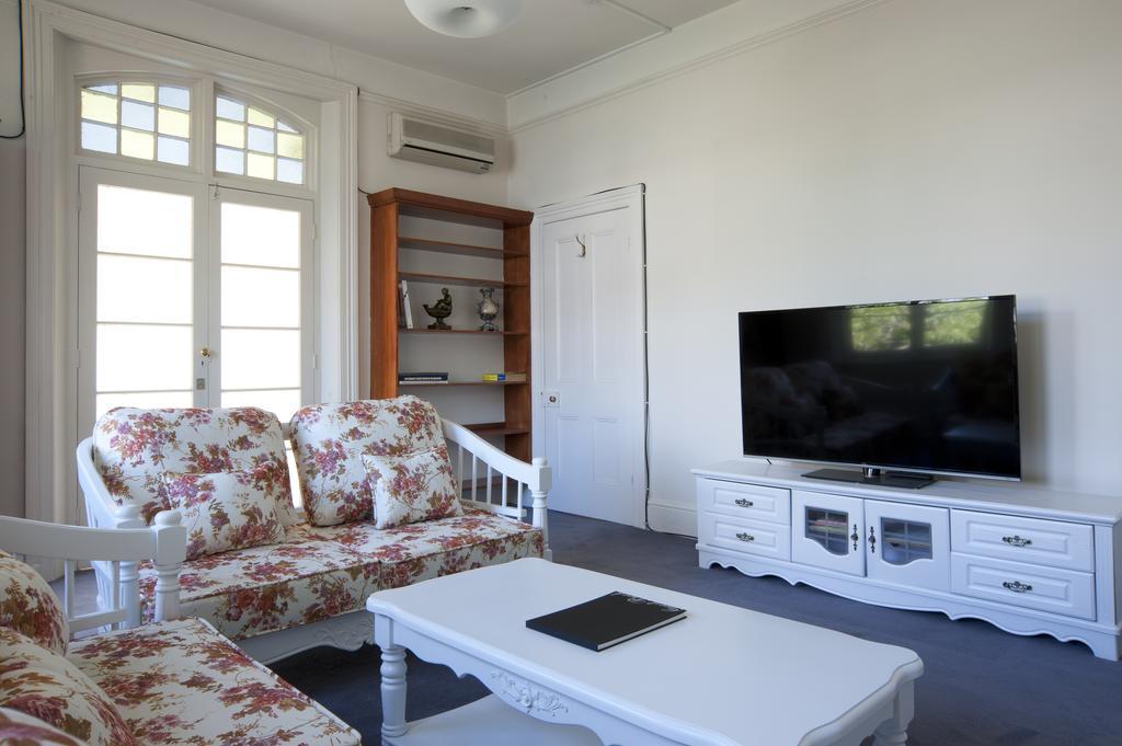 Bed & Breakfast Lowena Cafe And 3*