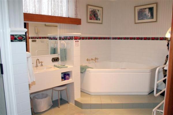Mayfair On Cavell Motel 3*