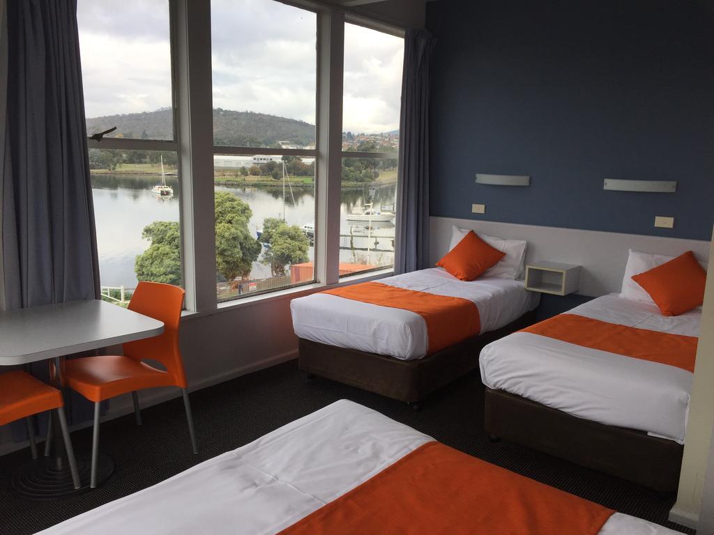 Waterfront Motel 3*