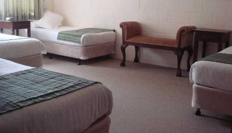 Grosvenor Court 4*