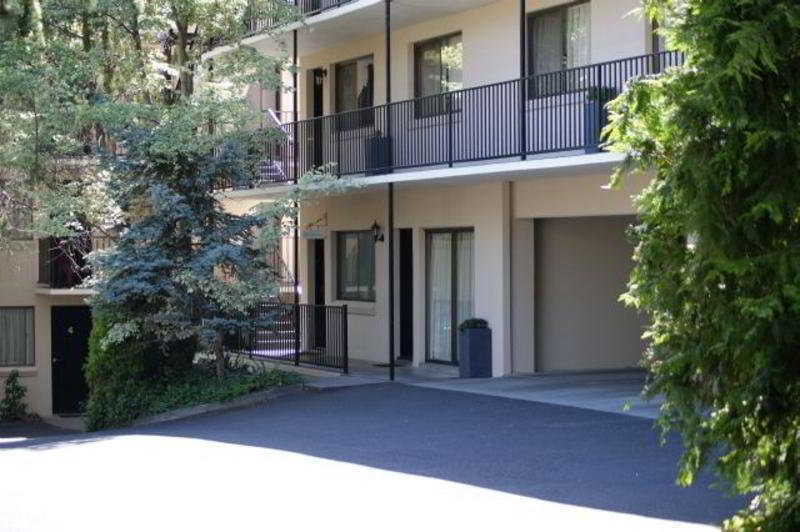 Grosvenor Court