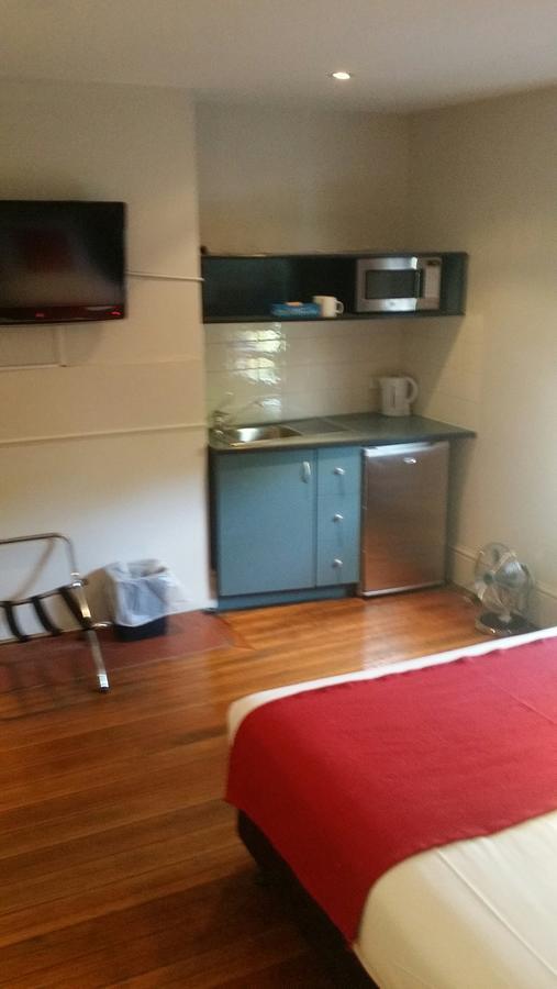 Waterfront 3*