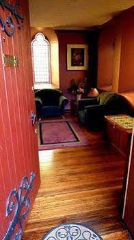 Pendragon Hall - Studio Hotel 3*