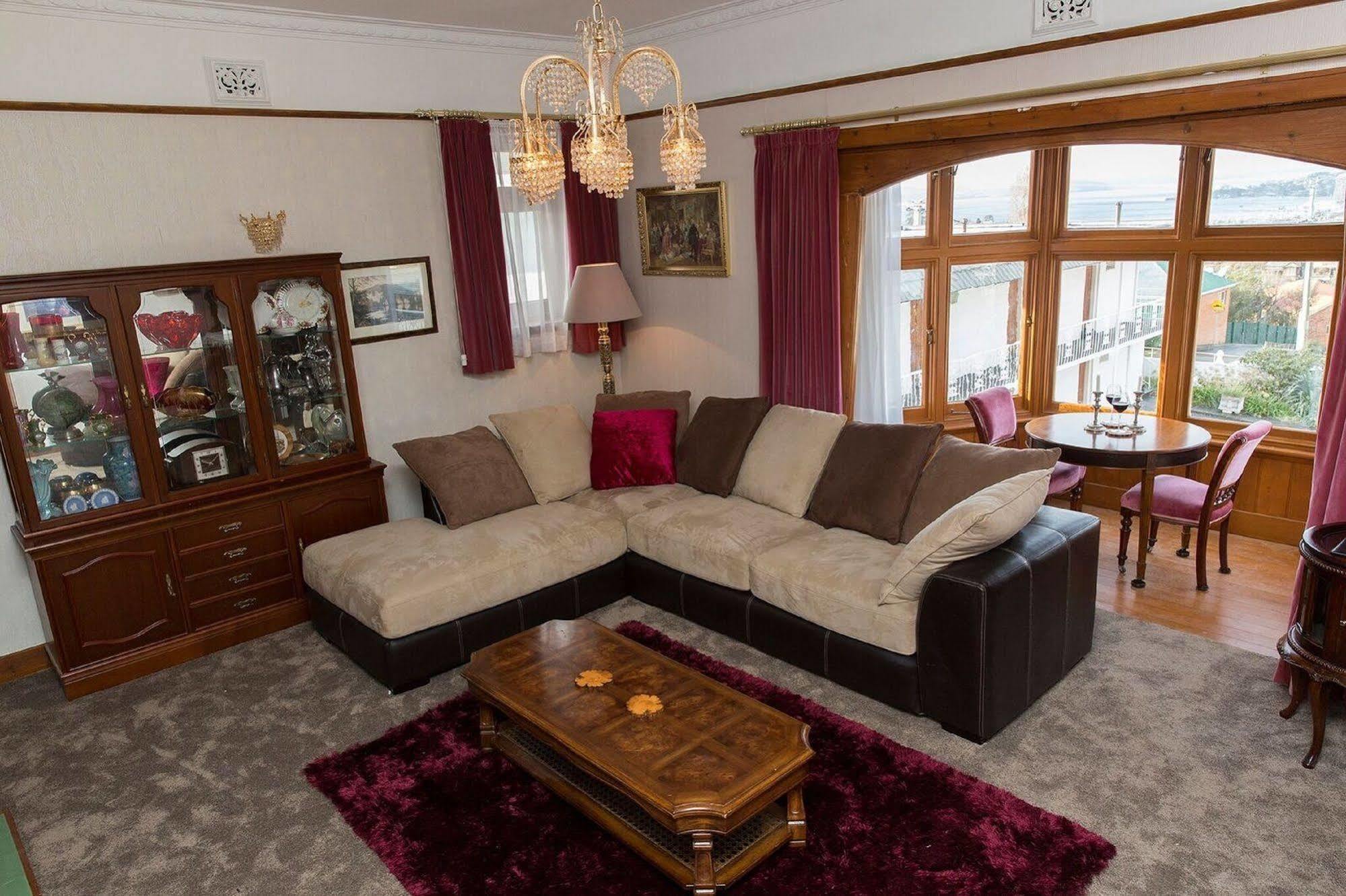 Motel Mayfair On Cavell 3*