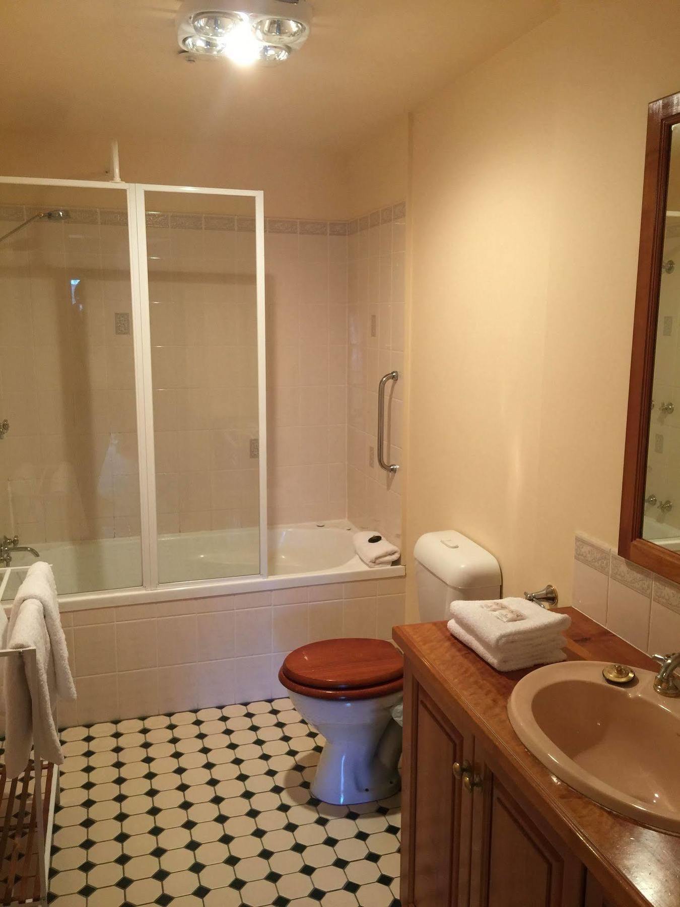 Gattonside Heritage 4* Hobart