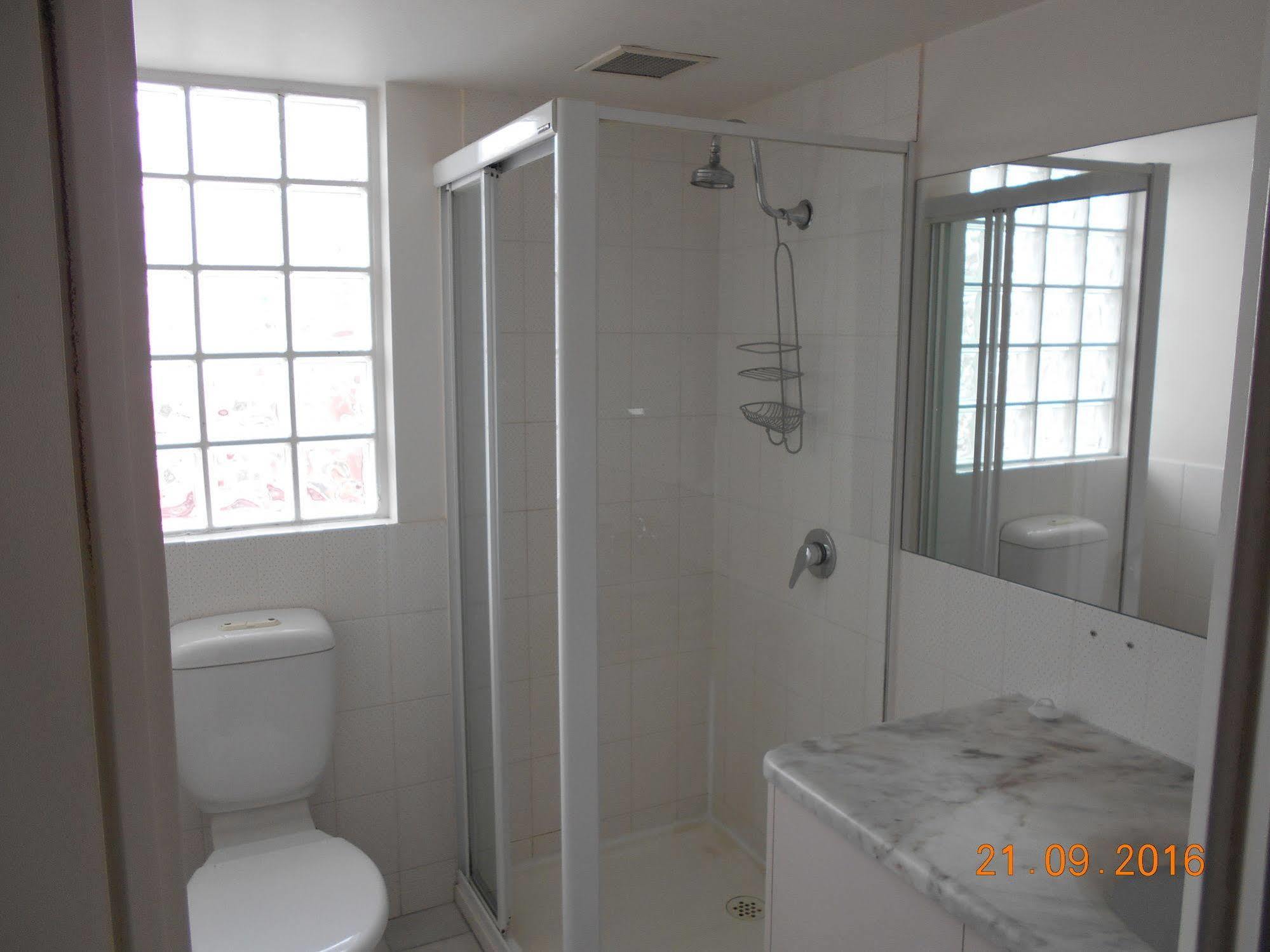 Harringtons102 Hotel 3*