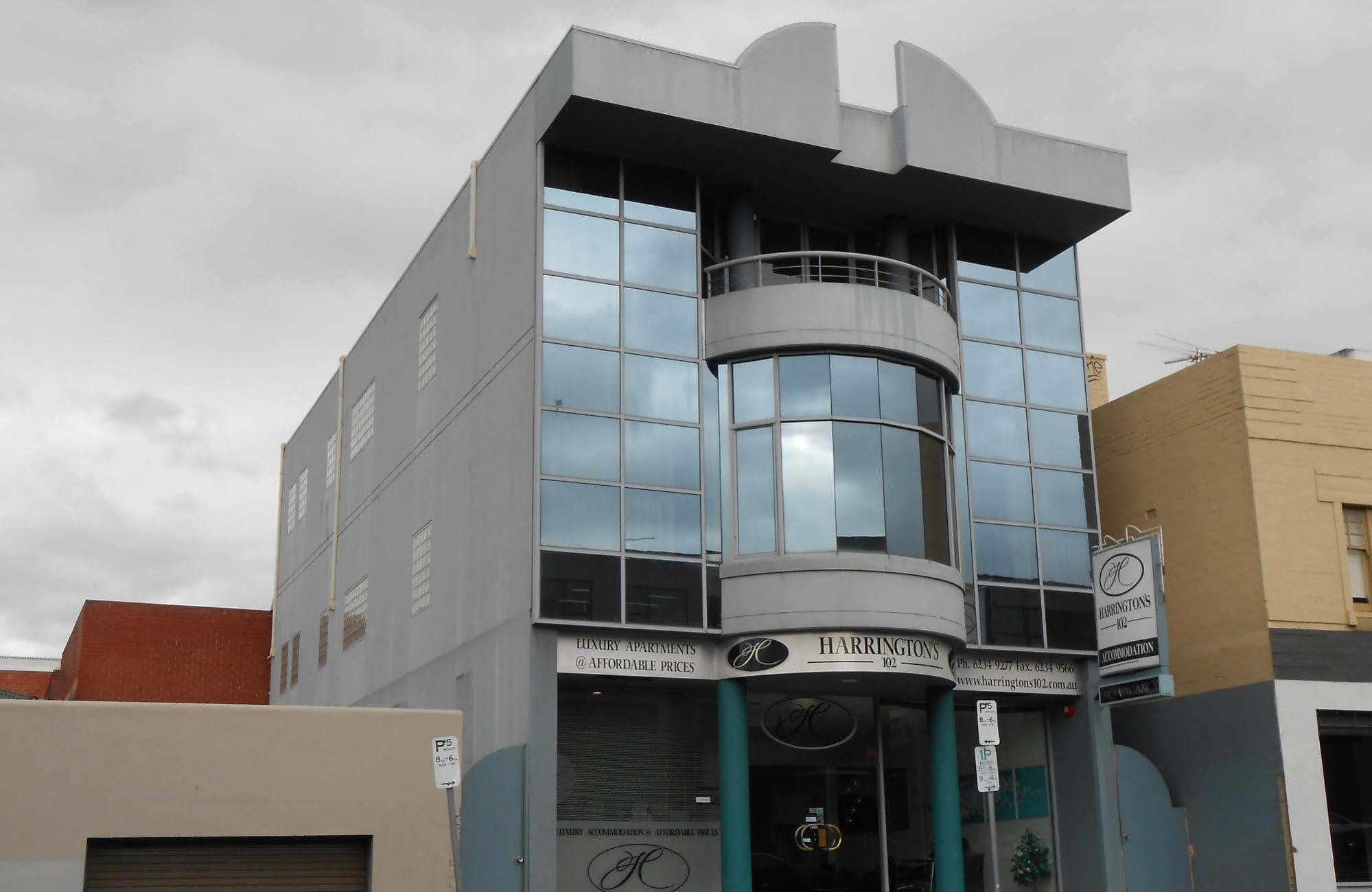 Harringtons102 Hotel 3*