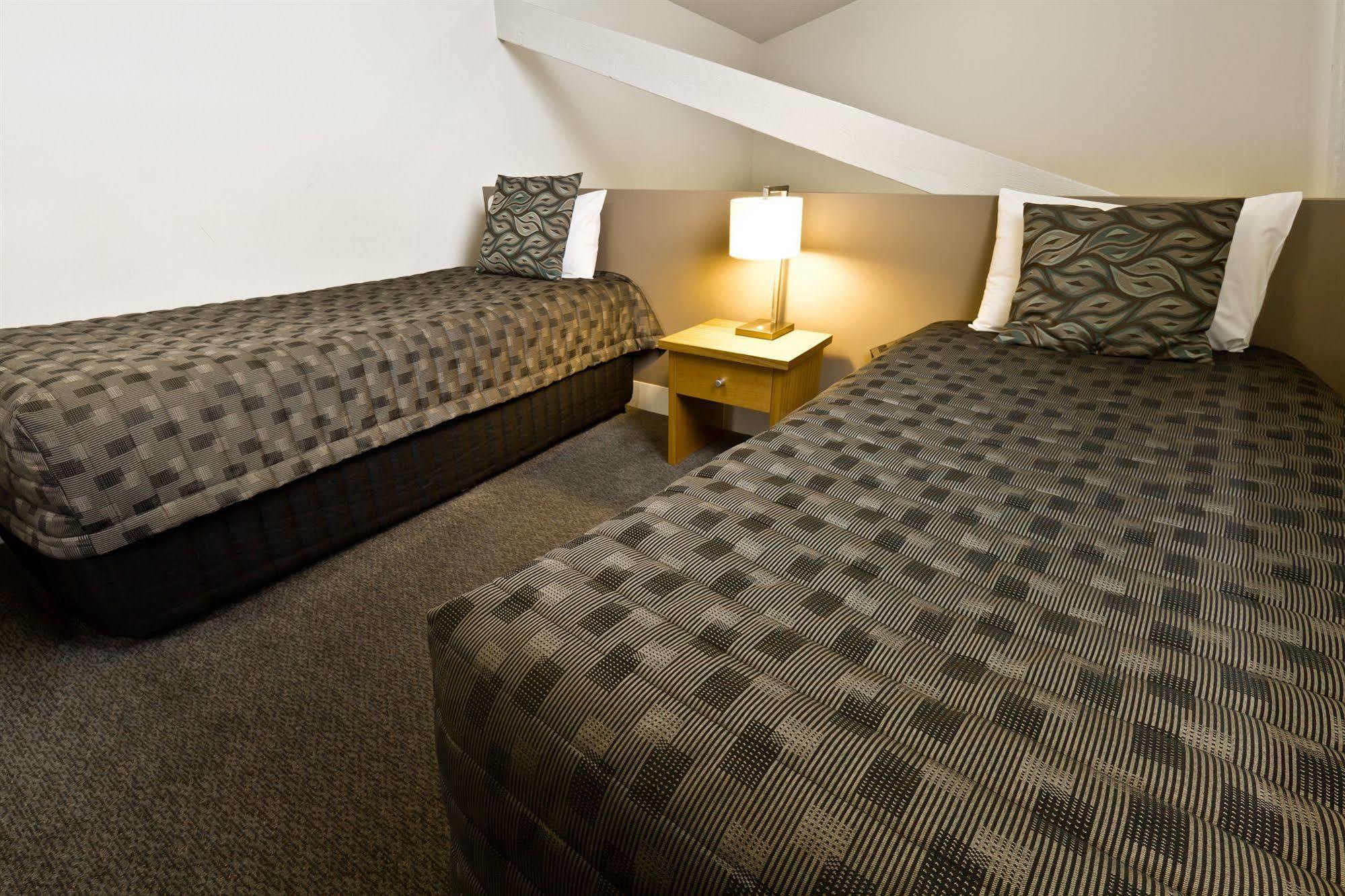 The Old Woolstore Aparthotel 4*